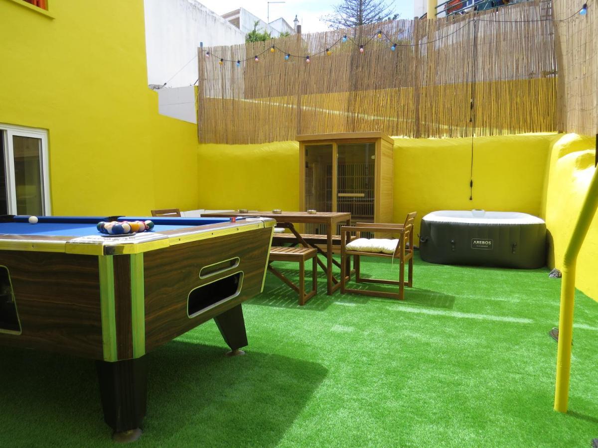 The Macarena Beach Hostel Lagos Exterior photo