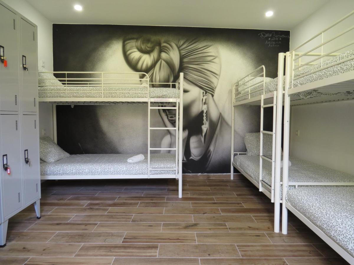 The Macarena Beach Hostel Lagos Exterior photo
