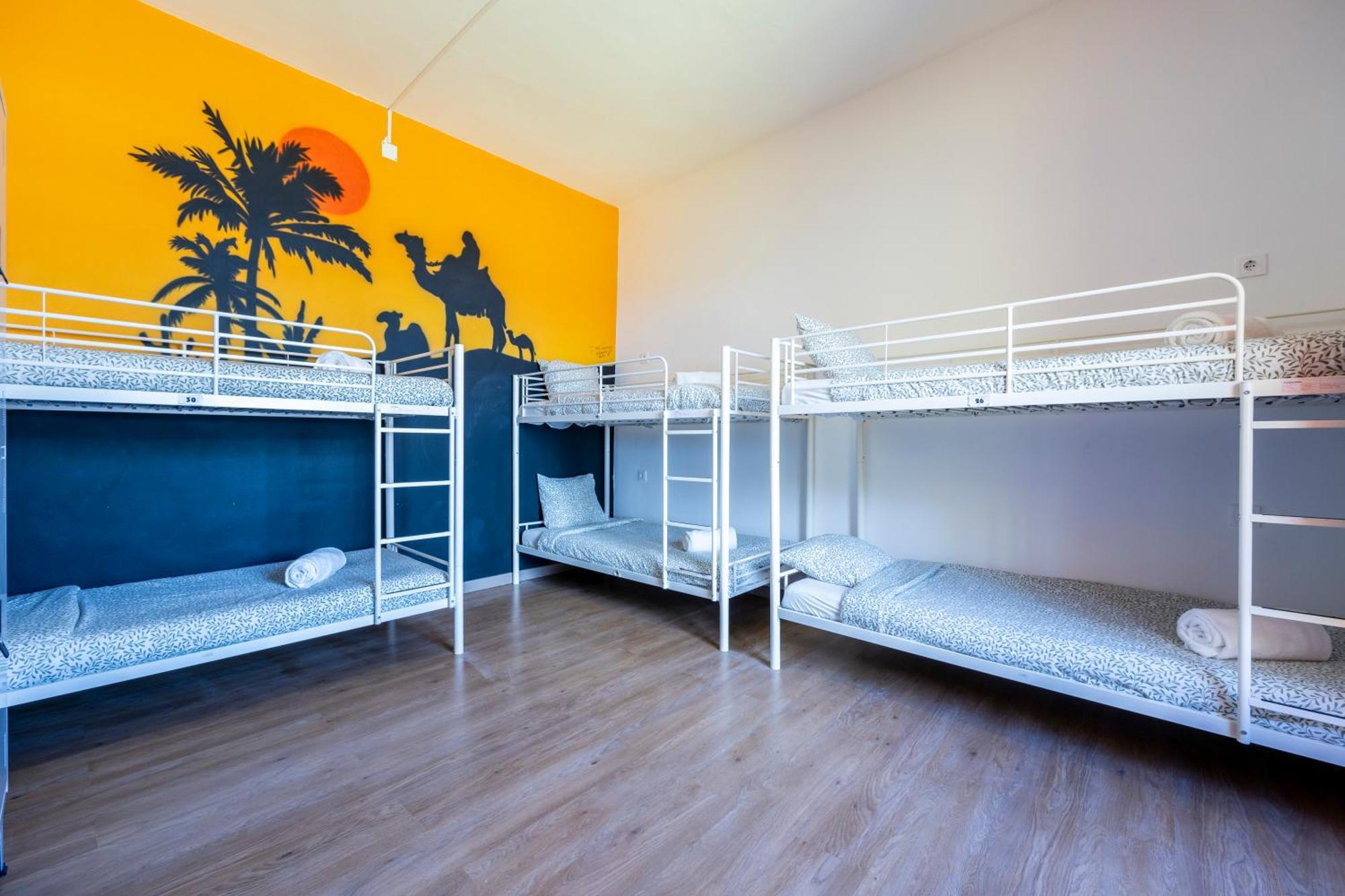 The Macarena Beach Hostel Lagos Exterior photo