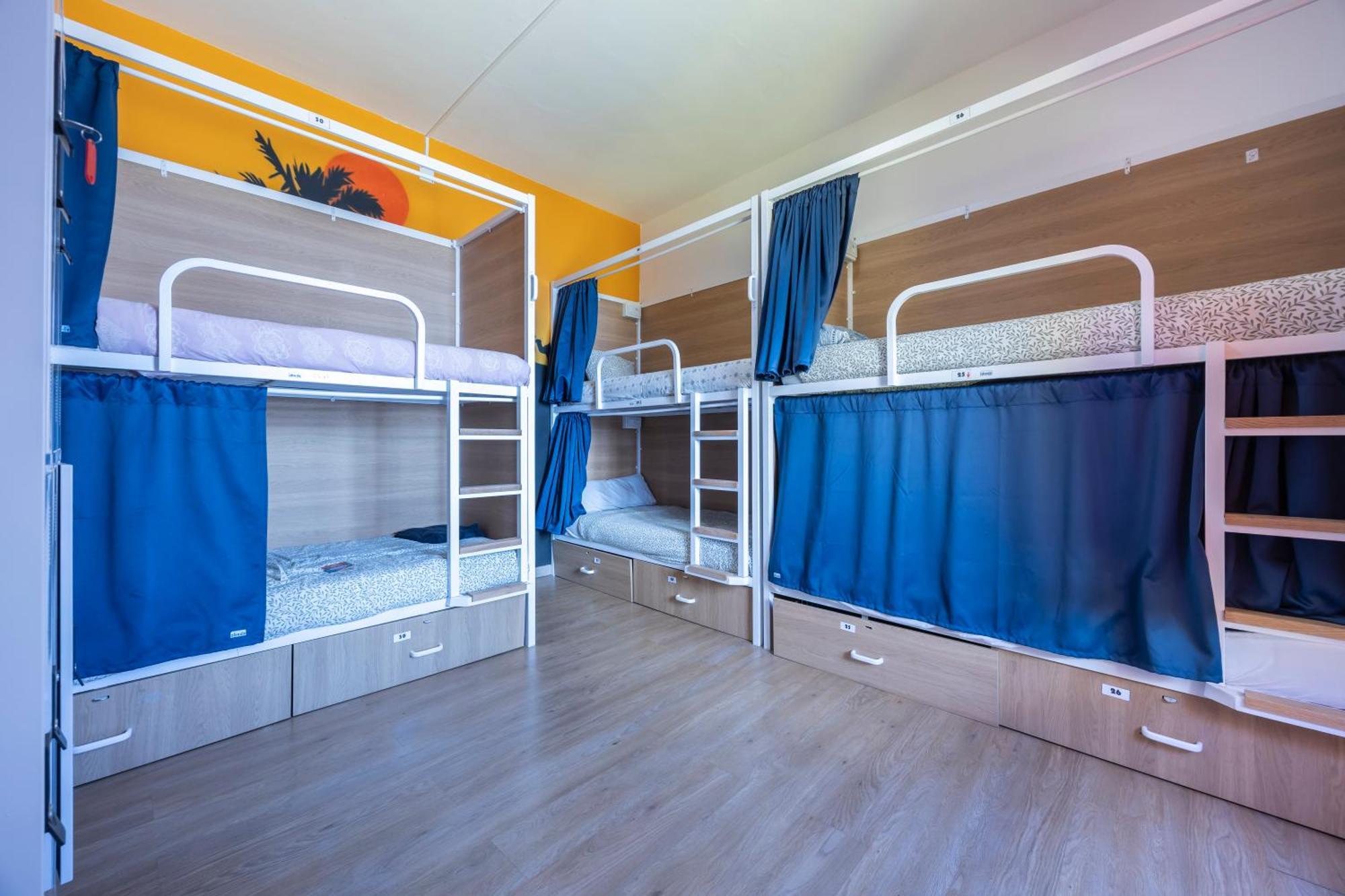 The Macarena Beach Hostel Lagos Exterior photo